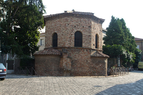 Baptisterio Arriano