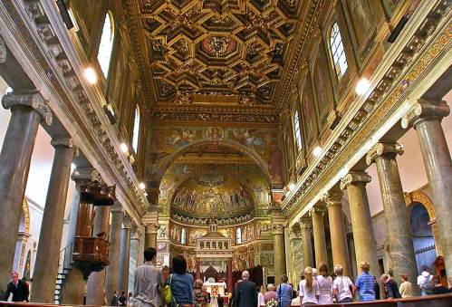 Interior de Santa Maria in Trastevere